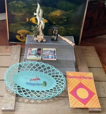 Vtg Florida LOT - Advertising Flamingo Basket Souvenir, Phone Egg Timer, Leg Pen