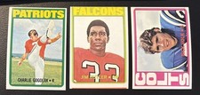 A THREE (3) CARD LOT OF TOPPS 1972 FOOTBALL CARDS AS PICTURED GREAT CONDITION