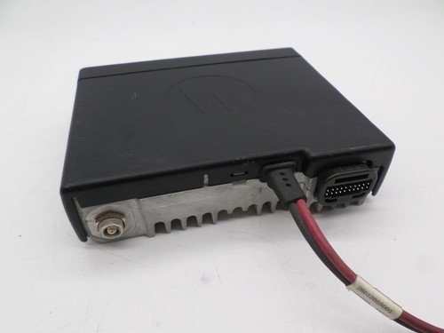 Motorola CM300D AAM01QNH9JA1AN UHF 25W Radio cyfrowe - USZKODZONY PORT RF - Zdjęcie 4 z 10