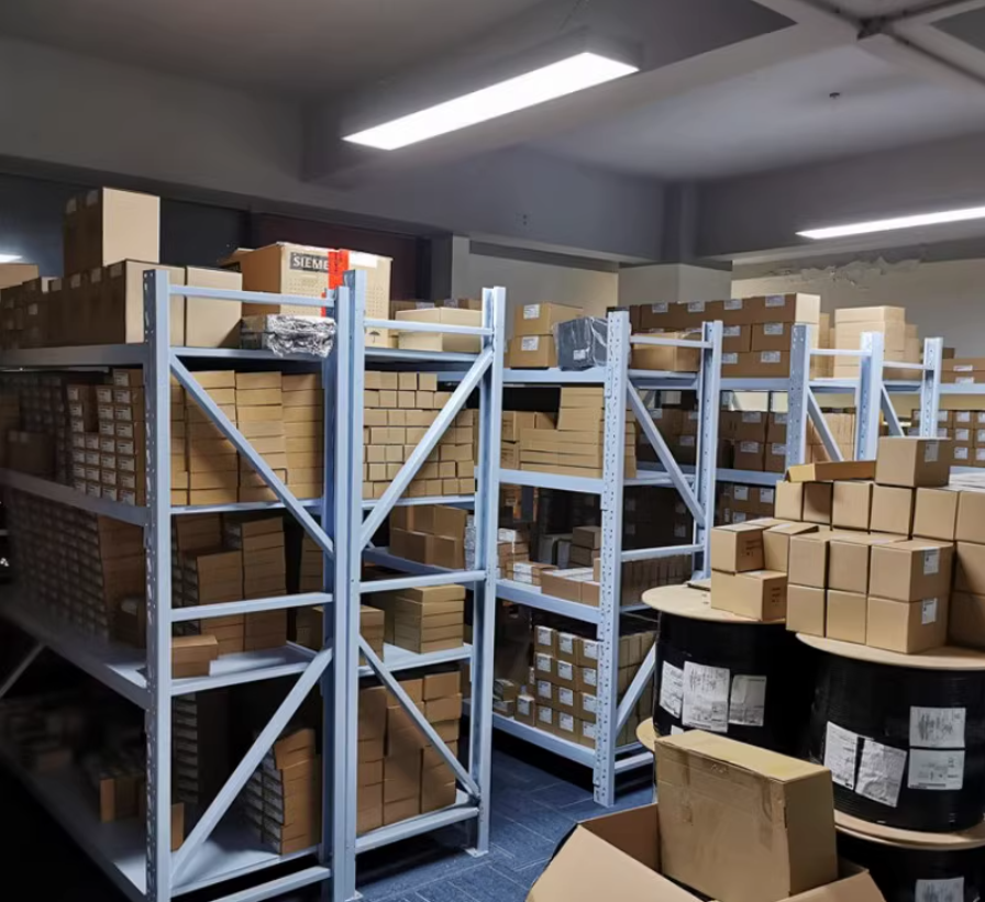 One Siemens 6ES7 212-1HE40-0XB0 6ES7212-1HE40-0XB0 In Box Expedited One Siemens 6ES7 212-1HE40-0XB0 6ES7212-1HE40-0XB0 In Box Expedited