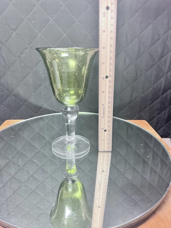 4 copas de vino Iris Green de Artland - copa de agua vidrio soplado a mano de 8" de alto de colección Foto 4 de 4