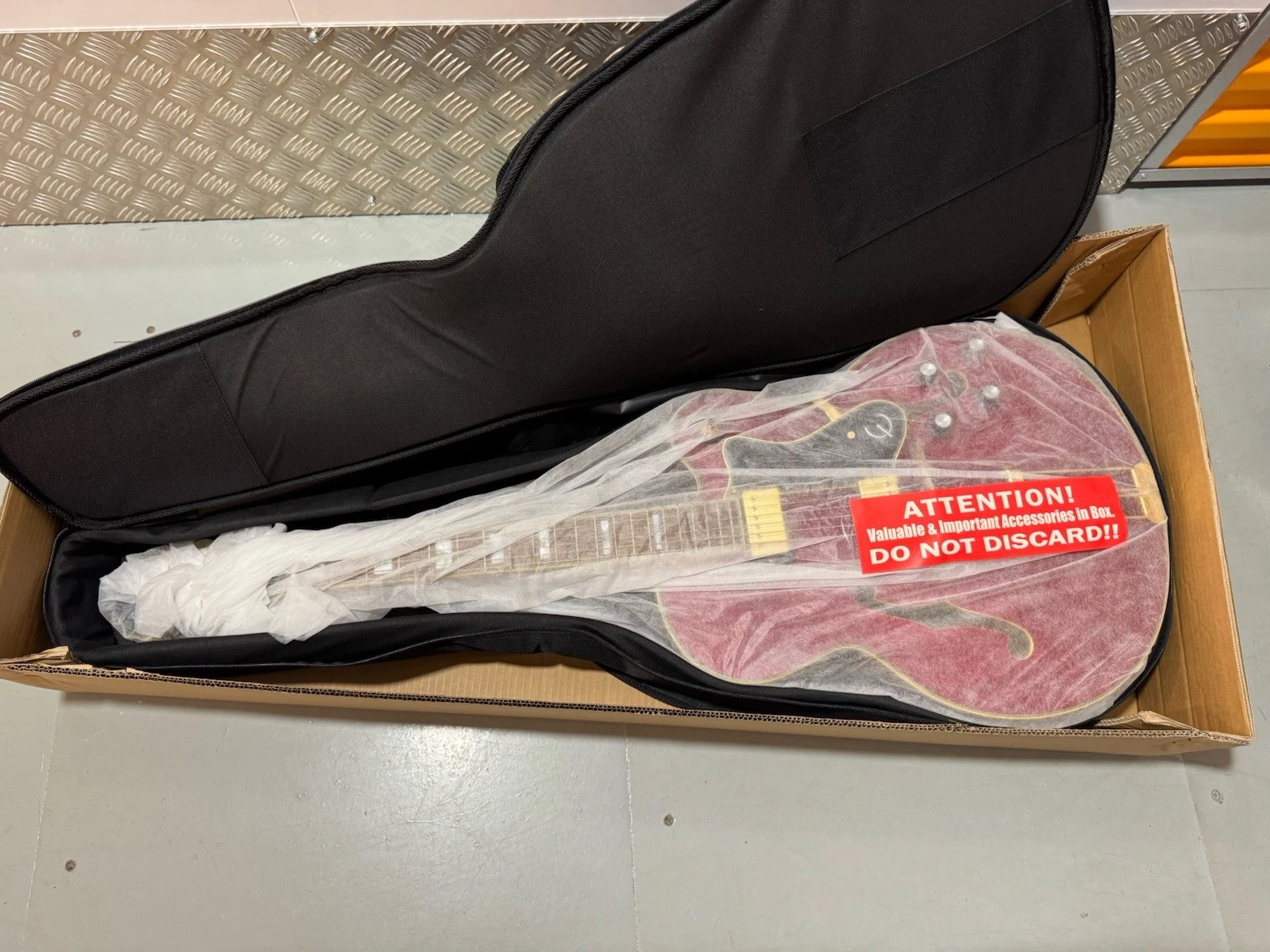 Epiphone Broadway Electric Guitar Wine Red With Gig Bag Great Condition