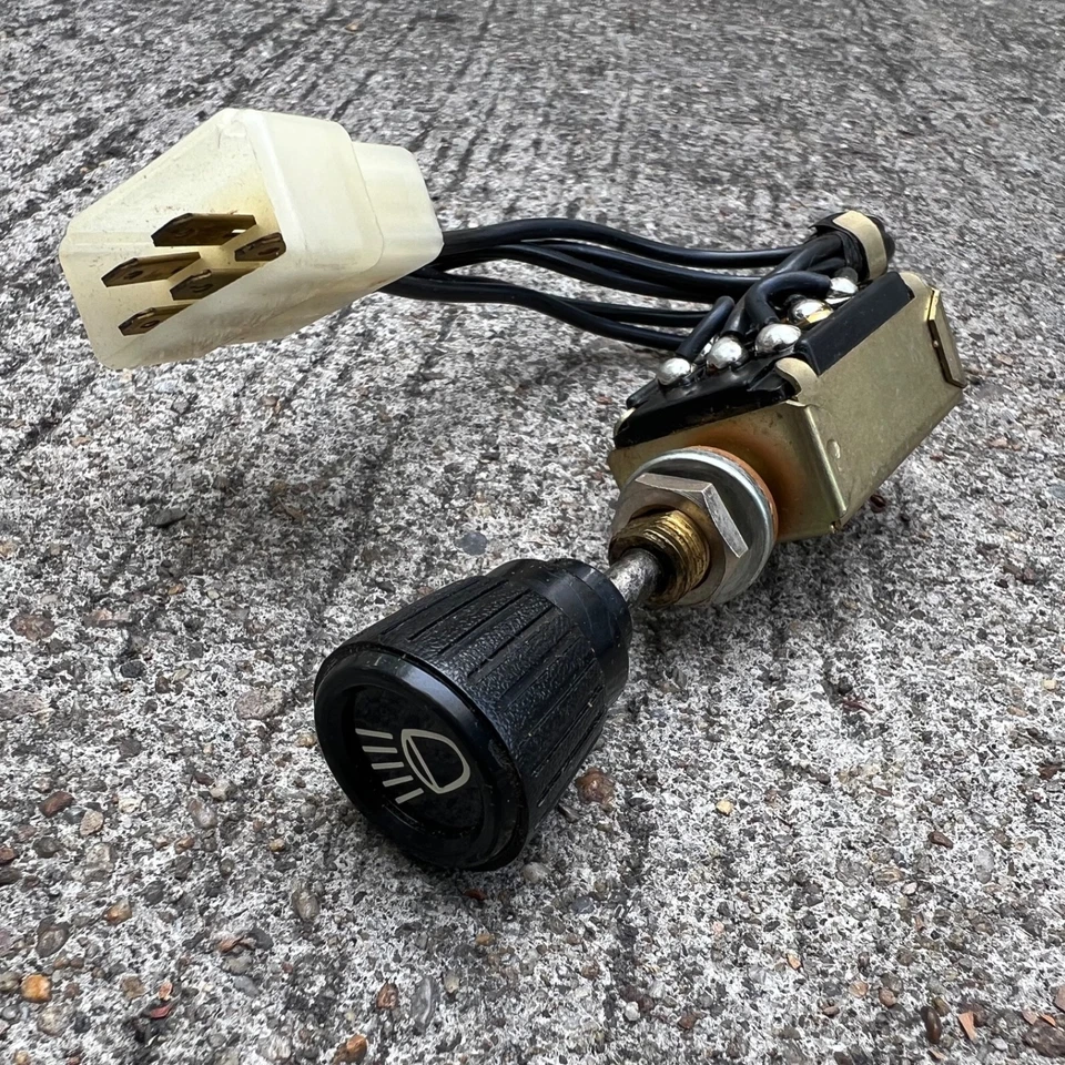 Interruptor de control de faros DATSUN BLUEBIRD 510 (AÑO 1970 1971) NILES NOS JAPÓN Foto 2 de 4