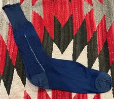 1930's-40's New Old Stock Men's Dark Blue With Blue And White Arrow Design Socks