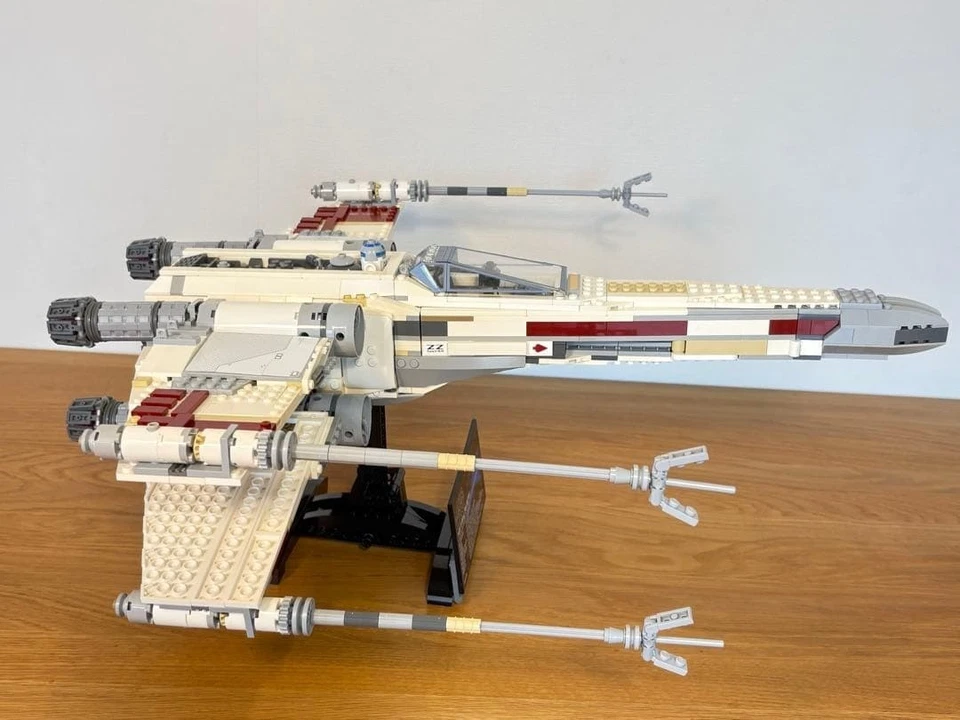 LEGO Star Wars Ultimate Collector Series Red Five X-wing Starfighter 10240 Used - Image 4 of 4