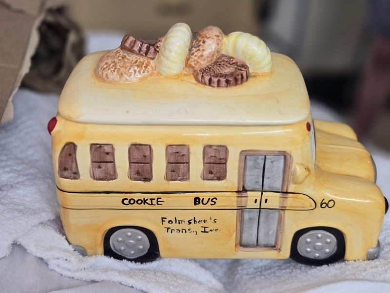 8 in. classic Vintage Yellow School Bus Ceramic Cookie Jar Cookie Bus w/ sounds 