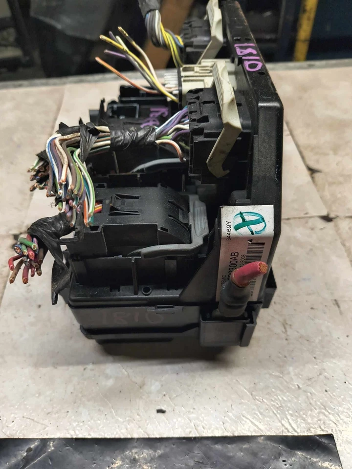 2009 DODGE NITRO 09 LIBERTY Chassis Brain Box OEM - Image 3 of 4