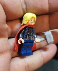 LEGO MARVEL Super Heroes AGE OF ULTRON Thor minifigure set 76038 VGUC C16-4 