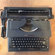 Olivetti Typewriter Lettera 39EC Black Covered Used Good Condition Pre-owned thumbnail