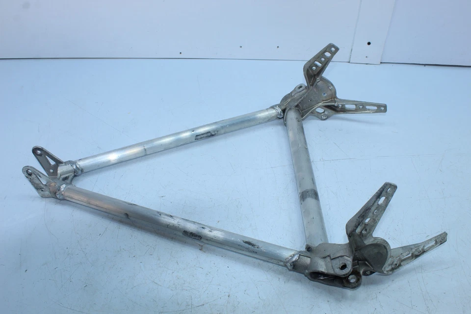 Cuadro de miembro delantero Ski-Doo Grand Touring 1200 2011 OEM 518326970 Foto 2 de 4