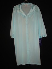 Vintage Vanity Fair Robe that is Blue in a Size Large made of 100 nylon