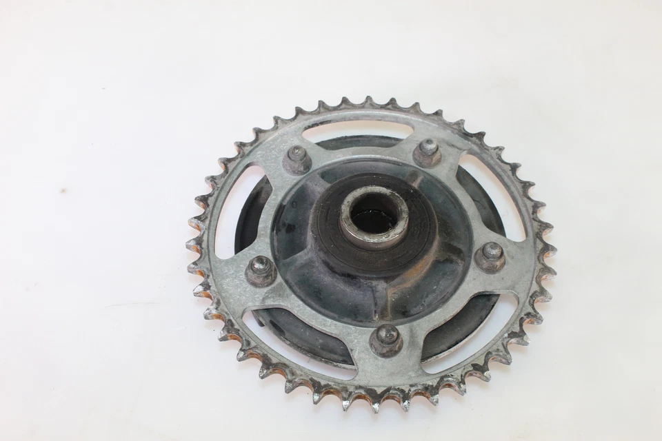 04-05 Piñón trasero Suzuki GSXR750 64511-35F50 64610-35F30 Foto 4 de 4