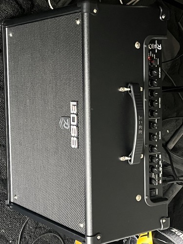Boss Katana 100 MKII 100W Guitar Amplifier combo -with pedal board Black - Picture 8 of 10