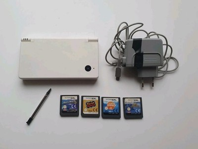 Nintendo DSi weiß  Handheld Spielkonsole ohne Ladekabel DS I