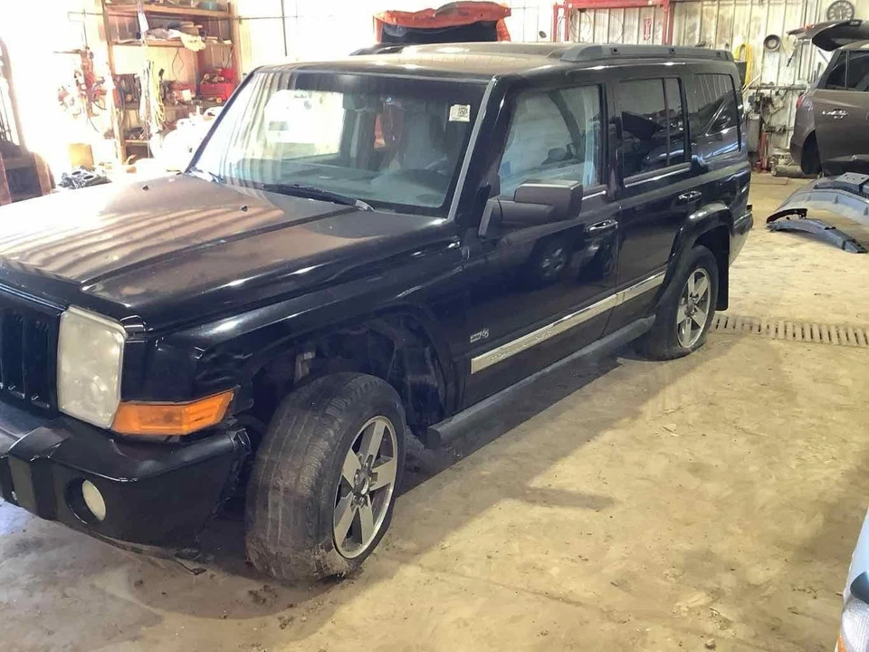 Used Front Left Door Assembly Front fits: 2006 Jeep Commander Front Left Grade A - Image 2 of 4