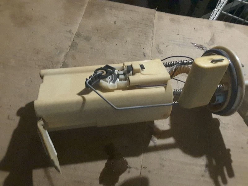 Fuel Pump Assembly 3.8L Fits 98-00 GRAND PRIX 163592 - Image 3 of 4