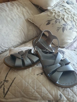 saltwater sandals pewter
