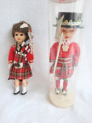 Vintage British Souvenir Tourist Dolls 70er/80s x2 Beefeater Scottish Guard