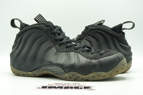 stealth black foamposites