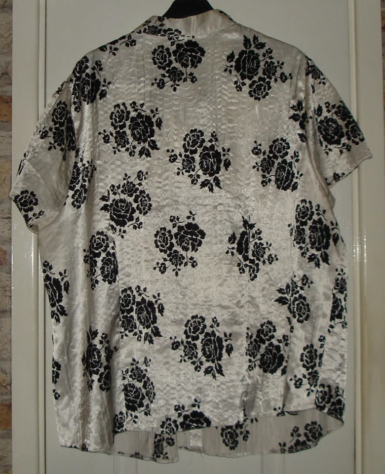 Ladies New Look Inspire White Floral Short Sleeved Shirt/Blouse UK Size 24 - Image 2 of 2