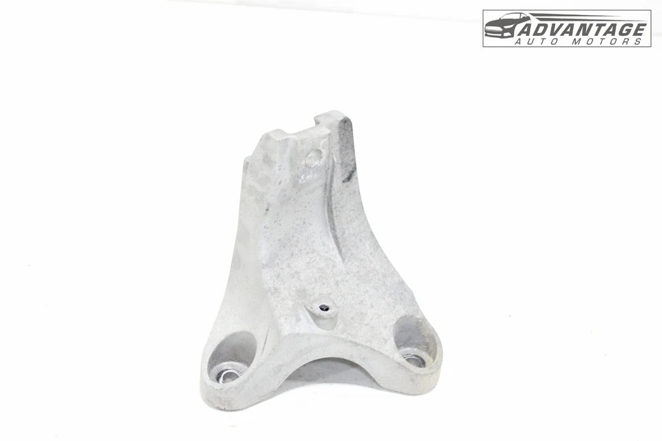 Cadillac CT4 2020-2025 tracción trasera lado del pasajero derecho motor montaje soporte OEM Foto 2 de 4