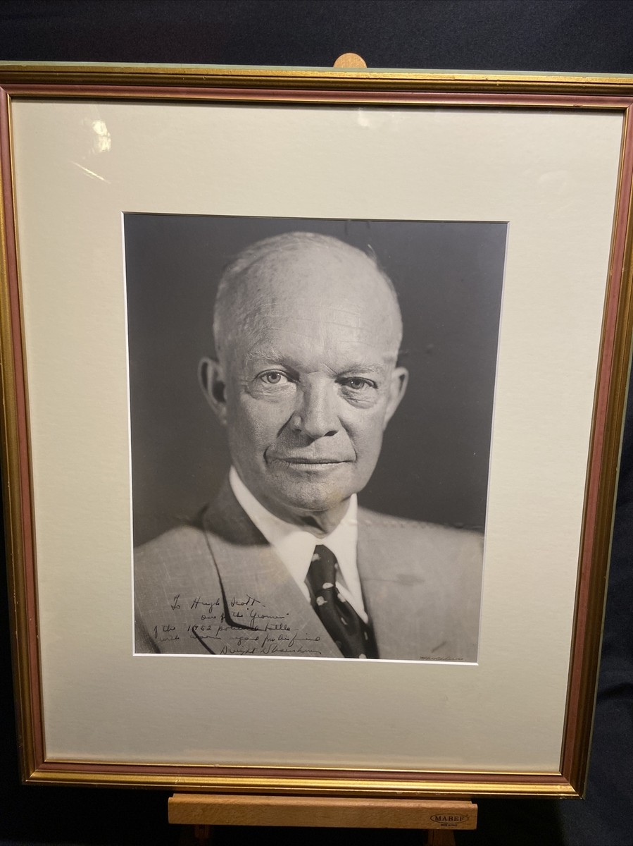 Dwight D Eisenhower Signed Large Portrait Photograph 1952