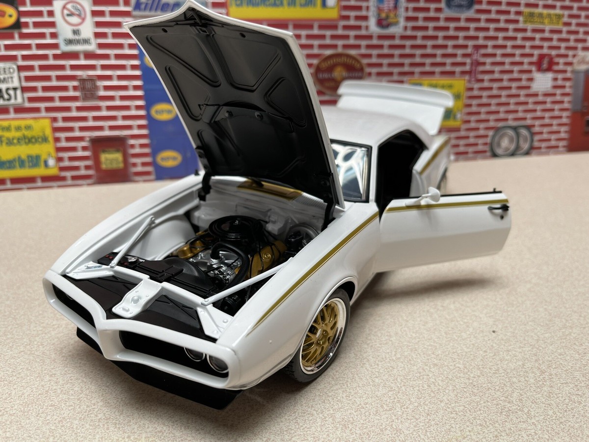 ミニカー ACME 1/18 1968 Firebird Street Fighter Acme 1/18 Scale 1968 Pontiac Firebird “Street Fighter” ONLY