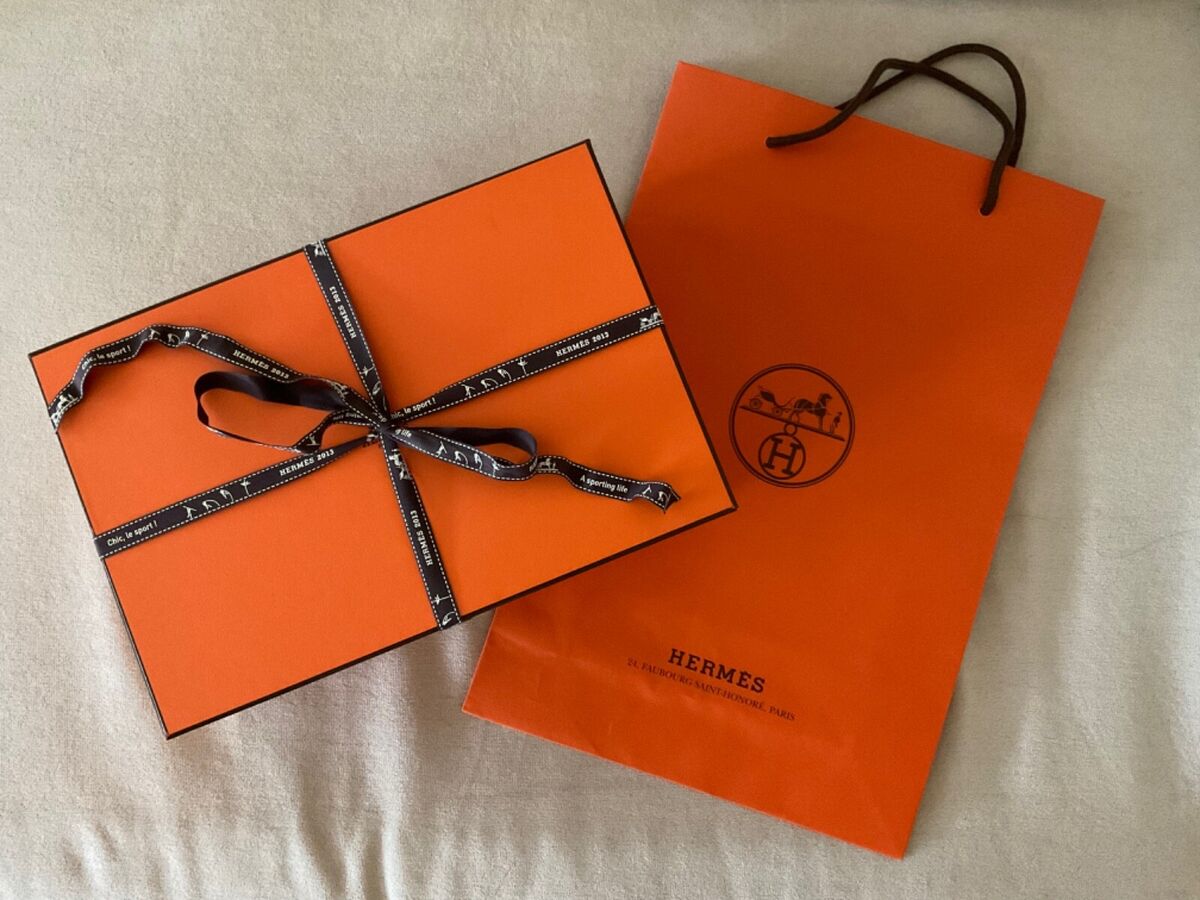 NEW HERMES SIGNATURE SHOPPING BAG EMPTY SHOE BOX RIBBON SET NEW HERMES SIGNATURE SHOPPING BAG EMPTY SHOE BOX RIBBON SET