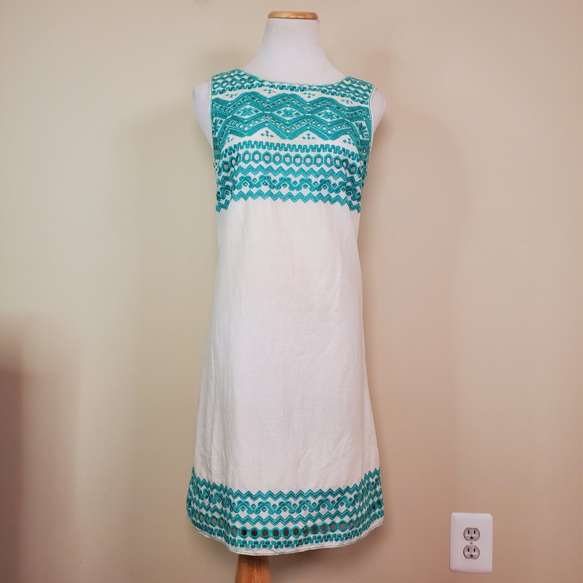 Chelsea & Violet Dress Ivory Floral Turquoise Embroidered, Size Medium