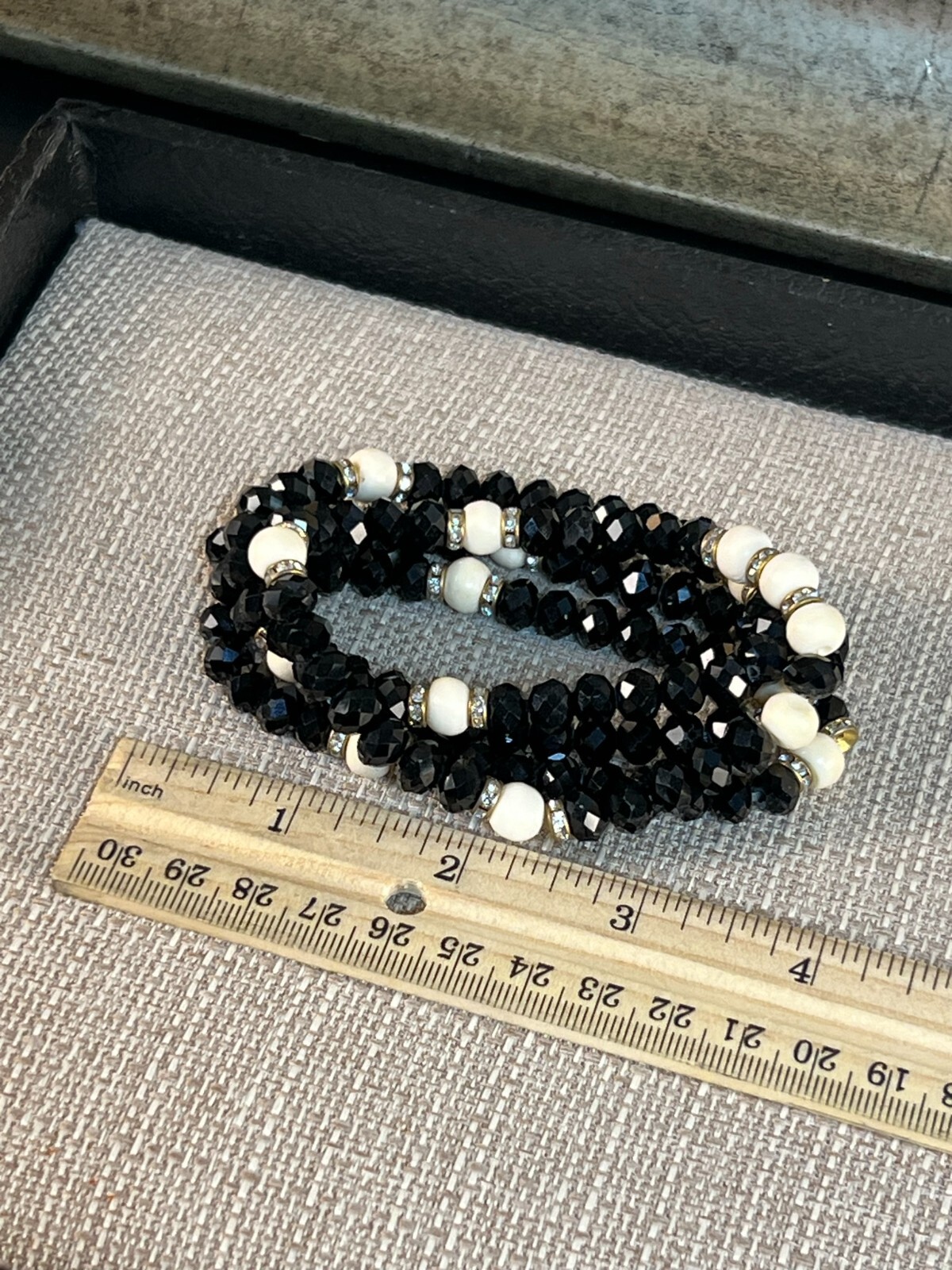 4 Pieces Black/Beige Bracelets - image 7