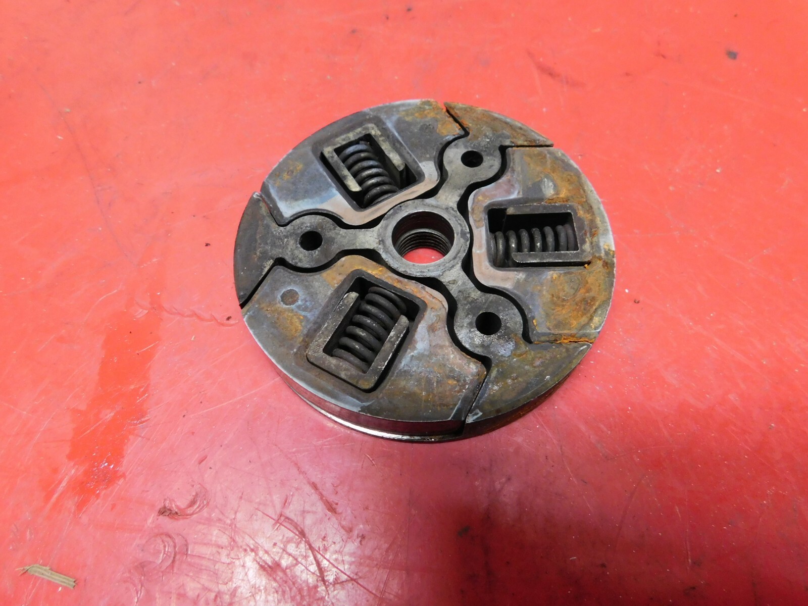 Homelite XL98 Chainsaw Clutch Box 529 C Replacement Part-image