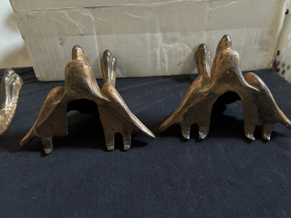 Fundas antiguas para pies de mesa Eagle Foto 4 de 4