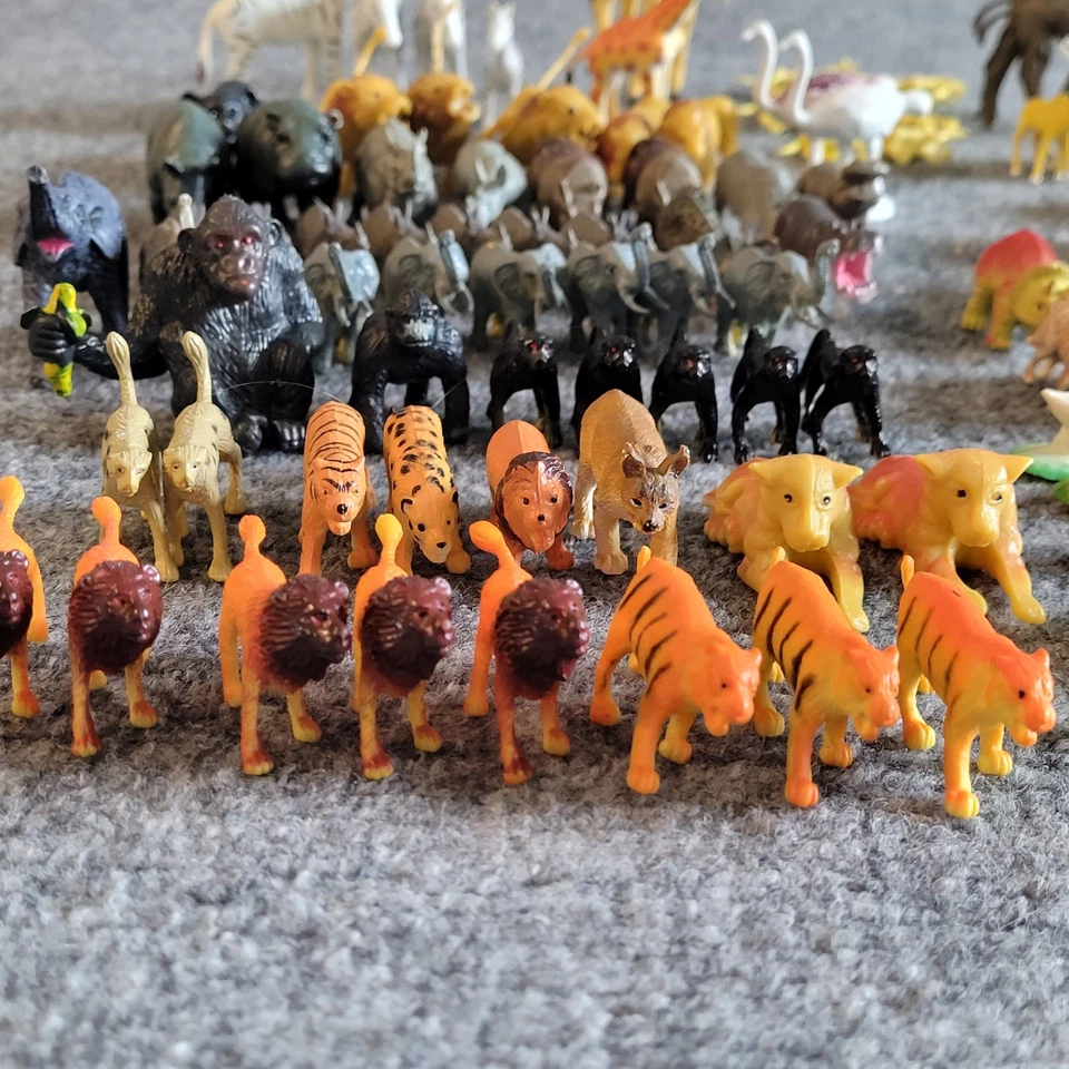 LOT 100 + Piece Plastic Vintage Wild Animals Jungle Farm Zoo Safari - Image 2 of 4