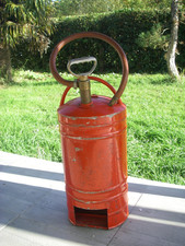 vers 1940 ANCIEN poste d'incendie extincteur pompiers ancienne pompe rouge /