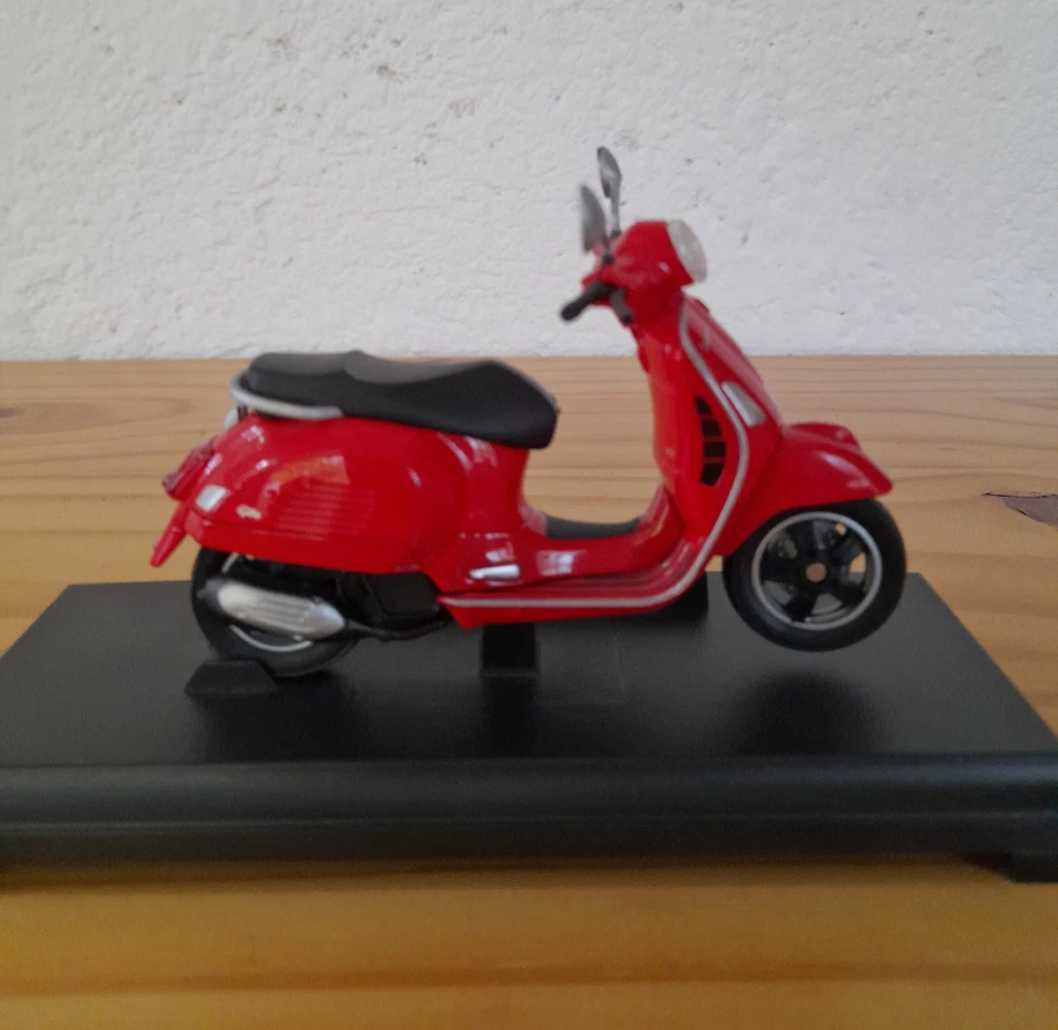 Welly modellautos VESPA GTS 125 - Bild 3 von 3