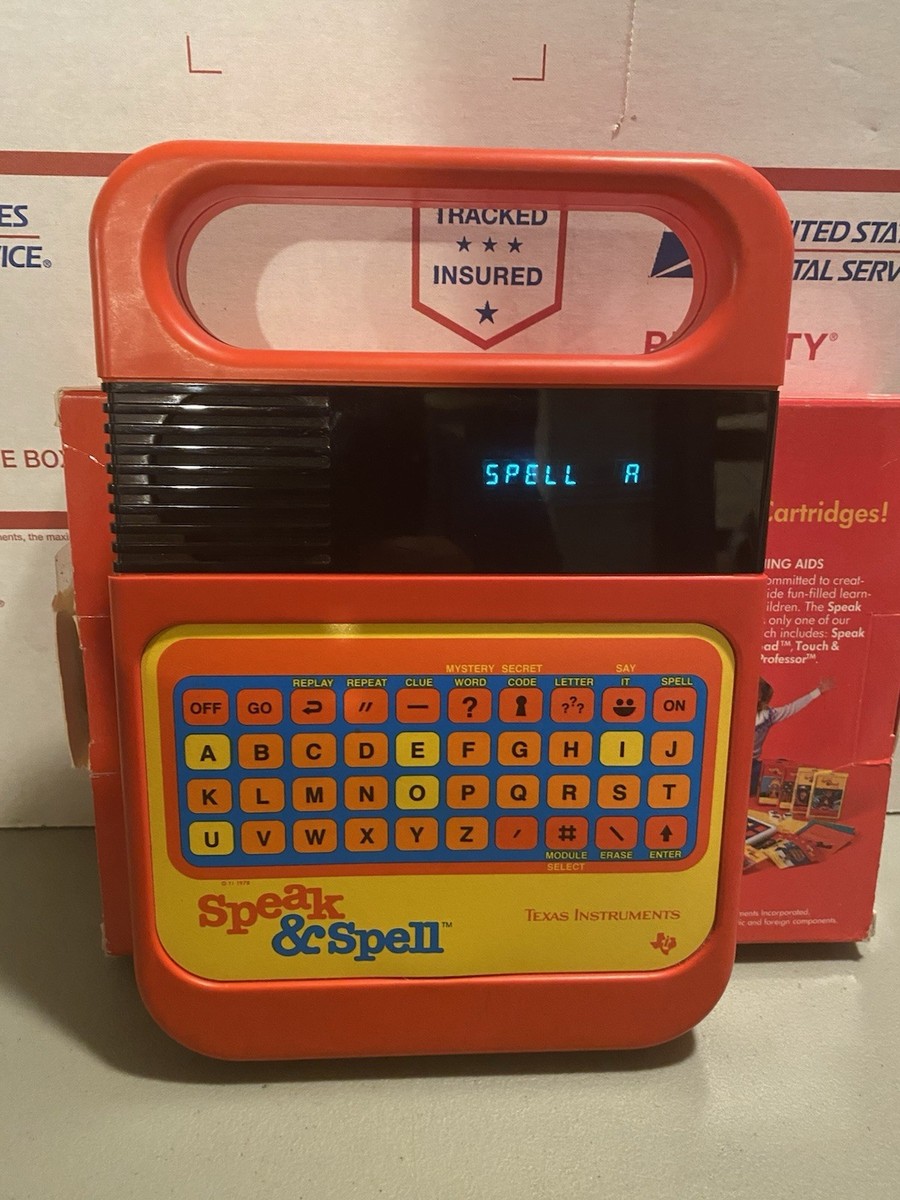 Speak&spellスピークスペル　テキサス　E.T ビンテージトイ Speak and Spell - 1983 vs 2019 model! - YouTube