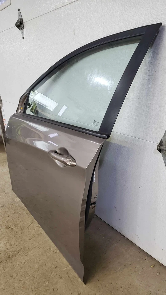 14 HYUNDAI ACCENT Front Door Drivers Side Foto 2 de 4