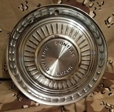 1959 Pontiac Bonneville Wheel Hub Cap 14 Oem Gm 1959 Pontiac Bonneville Wheel Hub Cap 14 Oem Gm