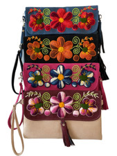 Peruvian Handmade Embroidered Flower Suede Pouch - Sobre de Gamuza con Flores