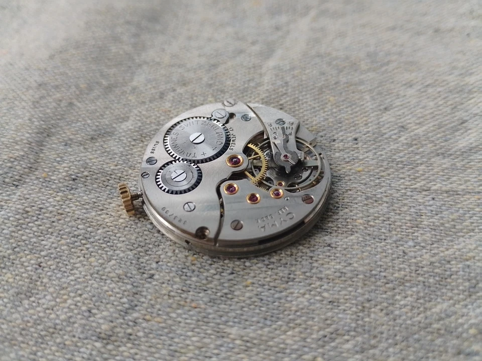 CYMA REF.586K MOVEMENT WITH DIAL, HANDS AND CROWN - Image 2 of 4