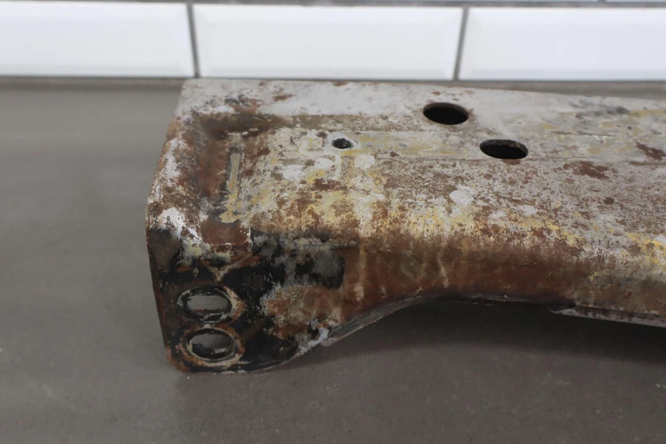 2003-2009 Hummer H2 Front Differential Carrier Mount Support Crossmember OEM - Image 2 of 4