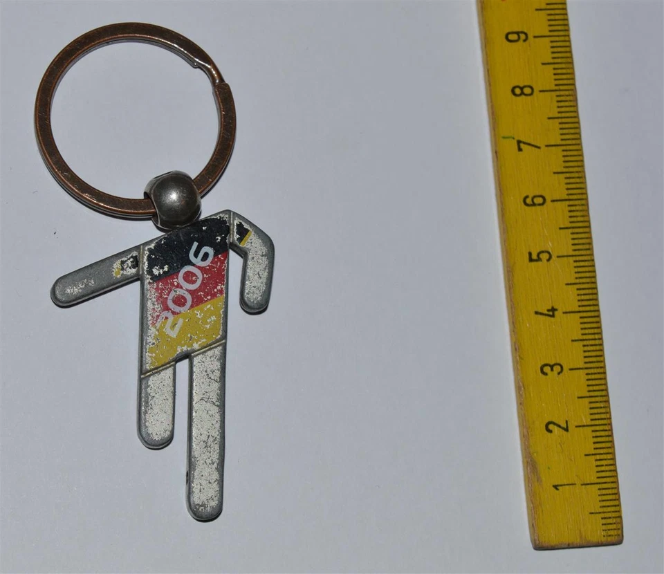 2006 World Cup Germany FIFA football player in jersey soccer metal keychain rare - Image 3 of 3
