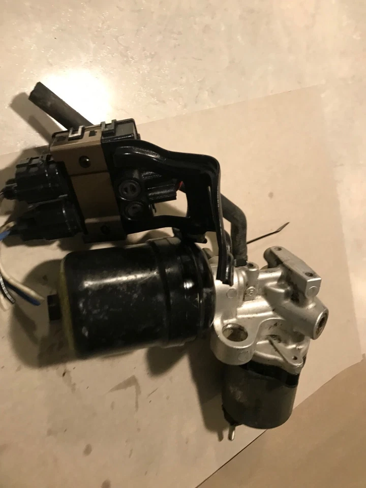 13-18 Toyota Camry Avalon Lexus ES350 Brake booster actuator  Oem 47070-33010 - Image 2 of 4