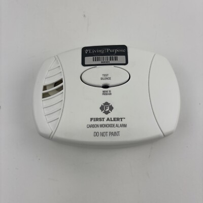 First Alert 1039718 CO400 Basic Battery Operated Carbon Monoxide Alarm.