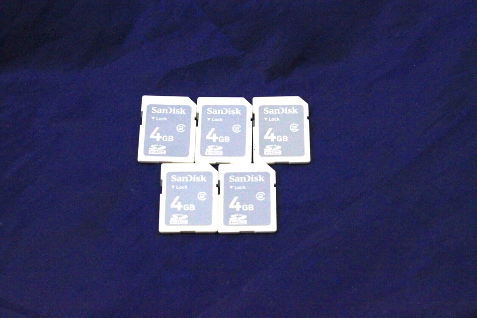 Lot of 5 SanDisk C2 4GB Memory SD SDHC Card White - Image 4 of 4