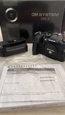 OM-System OM-1 Digitalkamera incl. Batteriegriff HLD-10