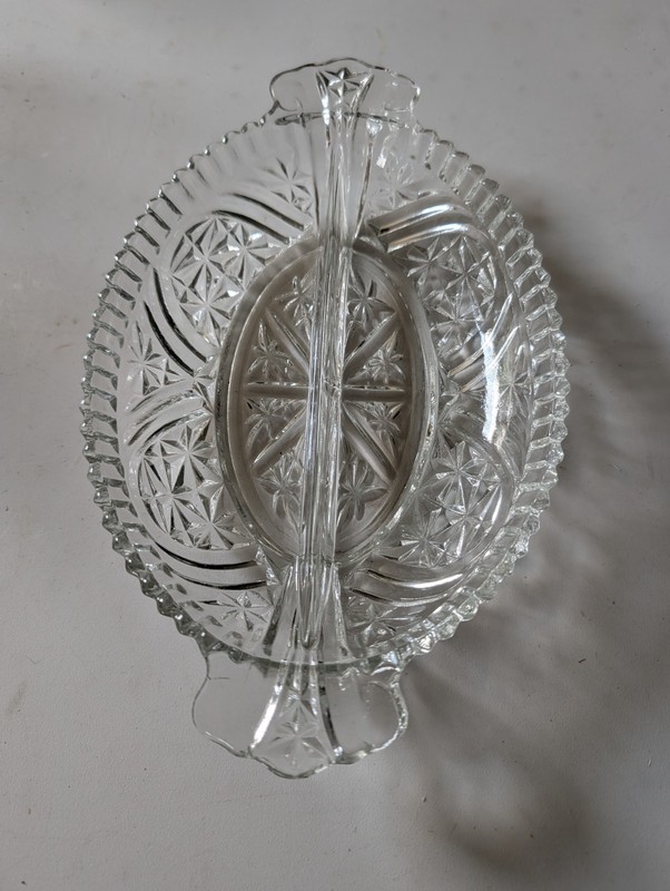 VINTAGE ANCHOR HOCKING RELISH DISH STARS & BARS 10" L DIVIDED OVAL SHAPED