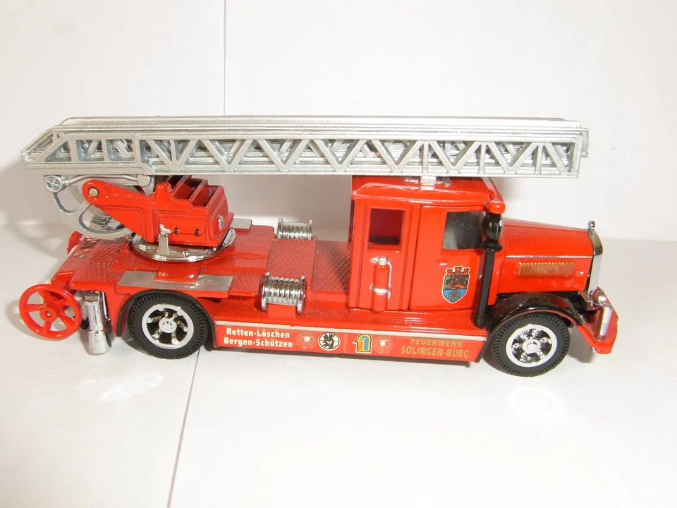 Matchbox MOY YFE05/SA Mercedes-Benz Ladder Truck Solingen Preproduction Vorserie - Bild 2 von 4