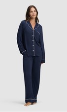 Cozy Earth Pajamas Medium Bamboo Stretch-Knit Long Sleeve Pajama Set Navy