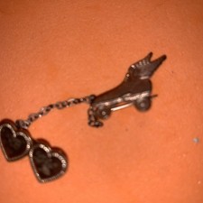 14 kt G P Roller skating Sweetheart double pin skates and hearts